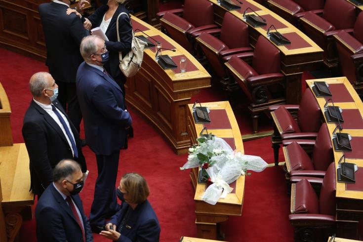 Αναστολή των εργασιών της ελληνικής Βουλής ως ένδειξη πένθους