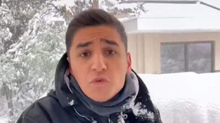 Ελλάδα: Το viral βίντεο για όσους παραγγέλνουν με τον χιονιά