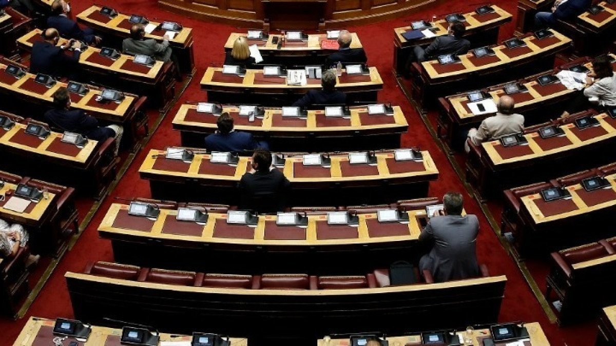 Στην Ελληνική Βουλή η συζήτηση για τις παρακολουθήσεις