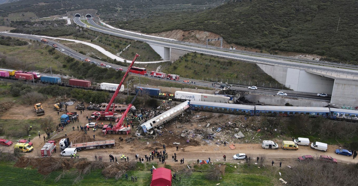 Σύγκρουση τρένων: Ταυτοποιήθηκαν 52 από τα 57 θύματα