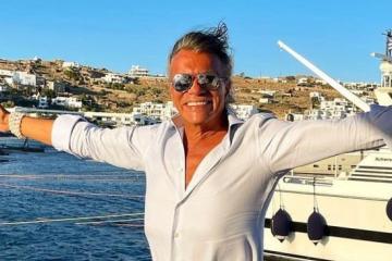 Ηλίας Ψινάκης: Βρίσκεται στην Κύπρο και απολαμβάνει χαλαρές στιγμές (Φώτο)