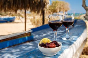 Το 55% της αγοράς οίνου καλύπτεται από κυπριακές ποικιλίες και 45% από ξένες