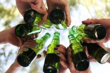 Για κάθε €100 έδιναν €2 για αγορά αλκοόλ οι Κύπριοι το 2021 