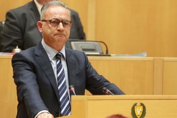 Πρόταση Αβέρωφ για άμεση καταβολή €11.000 ανά απώλεια €100.000 σε «κουρεμένους»