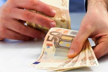€65.000 κάθε χρόνο δίνει στις Τράπεζες το Υπουργείο Παιδείας 