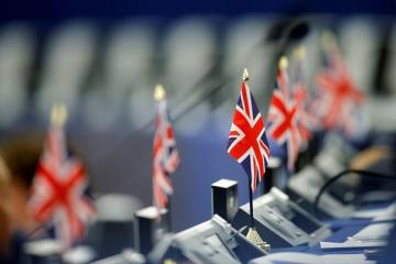 Βρετανοί βουλευτές: Ψήφισαν αλλαγή backstop και απόρριψη no deal