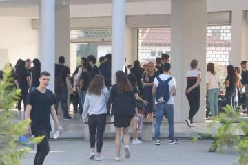 Οι οργανωμένοι μαθητές της Κύπρου δίπλα στους Γάλλους συμμαθητές τους