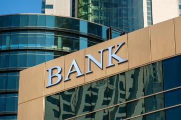 Oι 11 ημέρες που οδήγησαν σε κατάρρευση τέσσερις τράπεζες