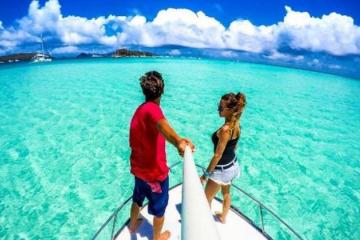 Γενναία Προσφορά - Προσφέρει 6 μήνες δωρεάν διακοπές στην Καραϊβική σε όποιον βοηθήσει την κοπέλα του