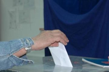 Ο Βρετανός Τζων ψήφισε στην Πάφο - Τι δηλώνει για την Δημοκρατία στην Κύπρο
