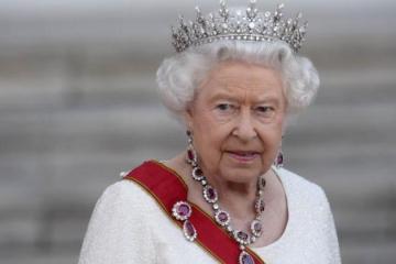 Sunday Times: Δεν αφήνει το θρόνο στον Κάρολο η Βασίλισσα Ελισάβετ