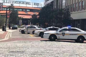Τρεις νεκροί και 11 τραυματίες από πυροβολισμούς στην Φλόριντα 