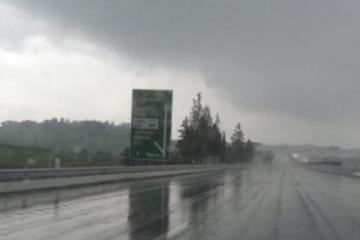  Προσοχή στο δρόμο-Καταρρακτώδεις βροχές στην Επ. Λευκωσίας 