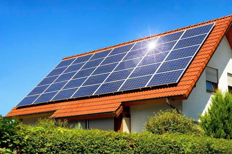 Χωρίς άδεια οικοδομής πλέον η εγκατάσταση φωτοβολταϊκών στις οροφές