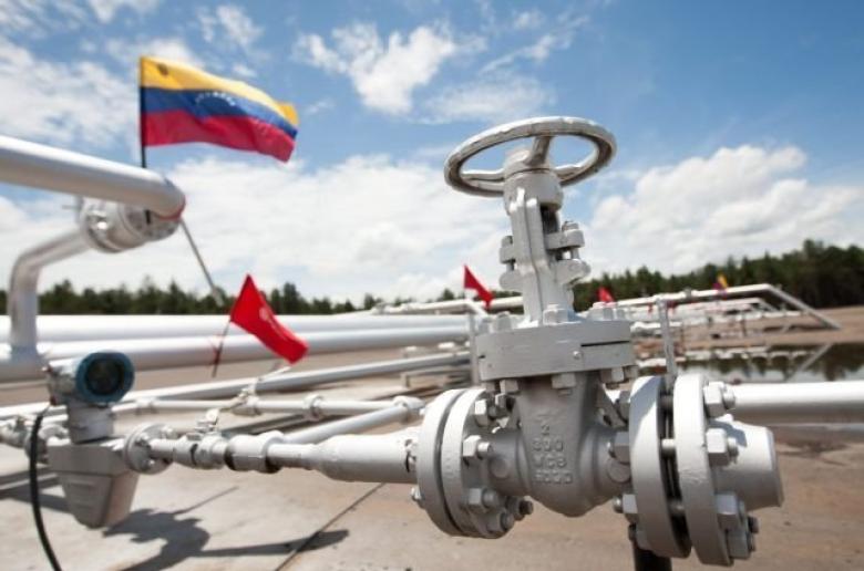 Γαλλία στην G7: Άνοιγμα σε Ιράν και Βενεζουέλα για το πετρέλαιο