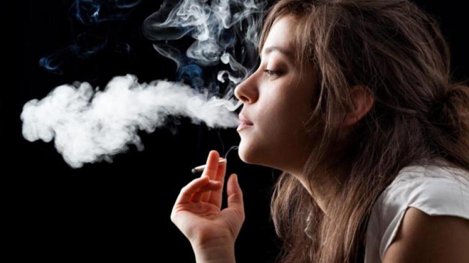 Κάπνισμα: Οι γυναίκες έχουν περισσότερες πιθανότητες για καρκίνο 